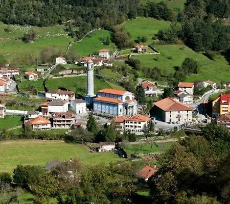 Chalet En La Montana Junto Rio A 30 Minutos De La Playa * Arredondo