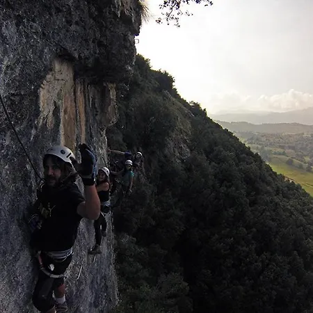 Chalet En La Montana Junto Rio A 30 Minutos De La Playa