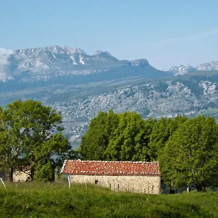 Chalet En La Montana Junto Rio A 30 Minutos De La Playa Arredondo
